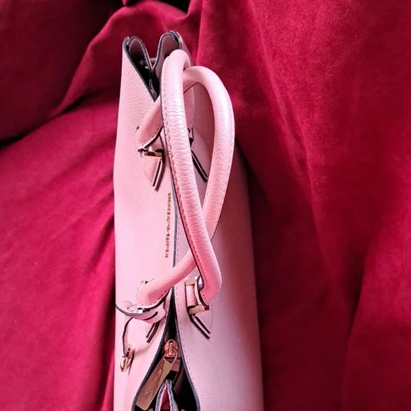 Michael Kors Soft Pink Pebble Leather Satchel/Crossbody Bag. EC - Picture 5 of 15